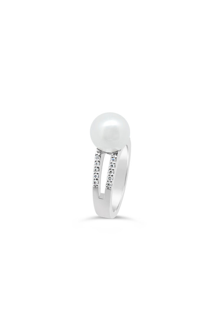 9kt White Gold South Sea Pearl & Diamond Ring image 1