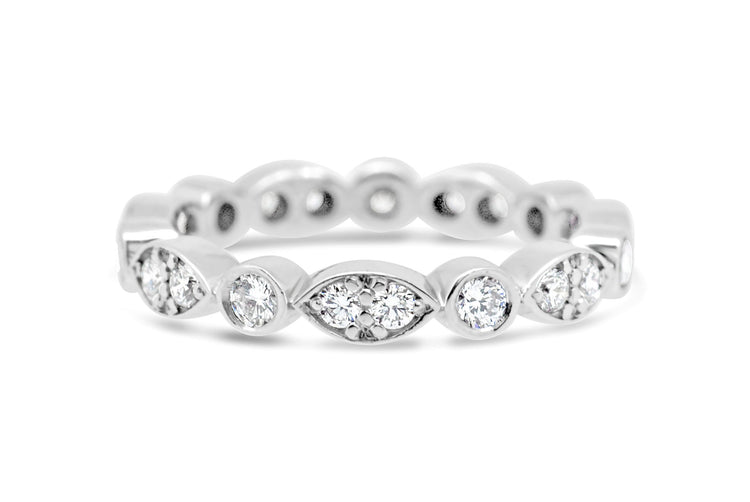 18kt Alternating Pavé & Bezel Set Round Brilliant Cut Diamond Ring