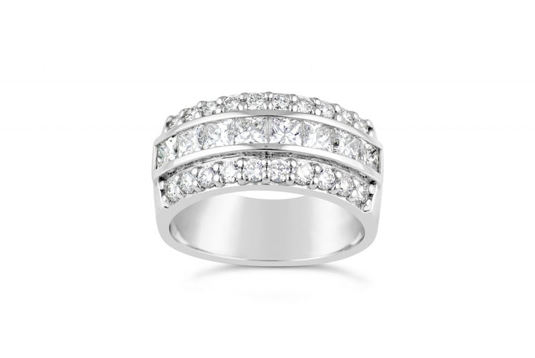 18kt White Gold Diamond Ring